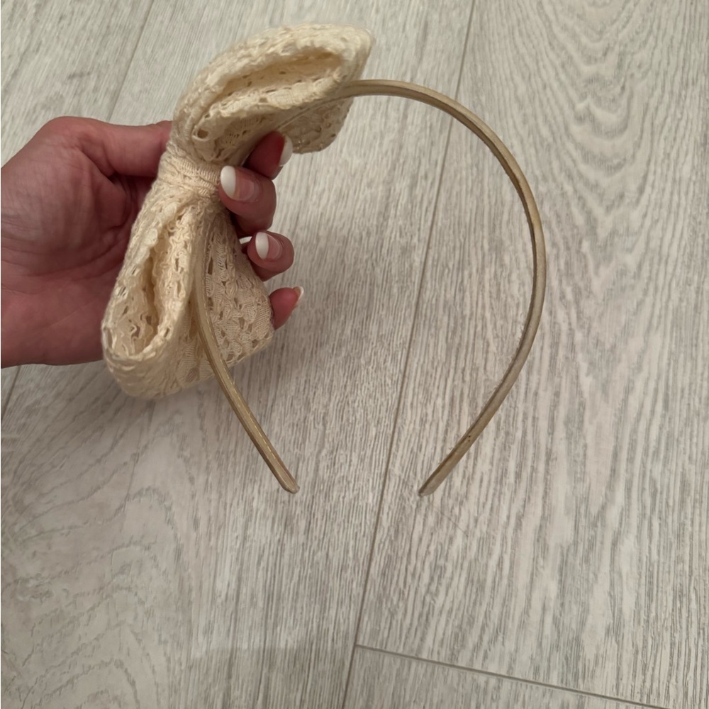 Elegant Cream Bow Headband